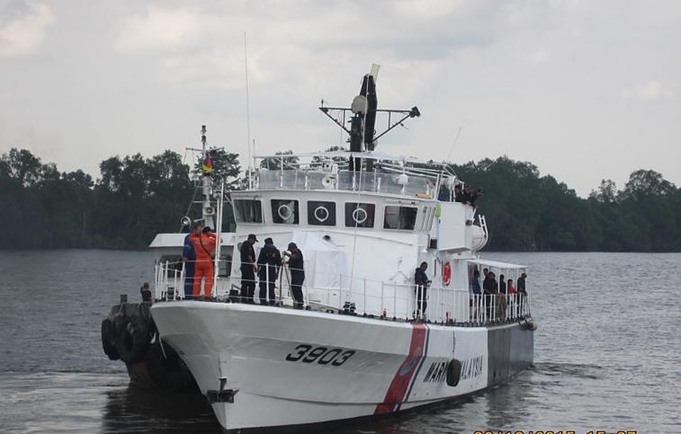 Patrol vessel 3903 afloat after docking